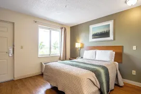 HomeTowne Studios by Red Roof Denver - Lakewood West - Quarto