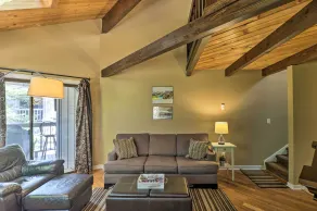 Airy Resort Condo < 3 Miles to Whitefish Mountain! - Interiör