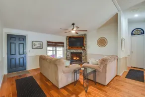 Home w/ Lake Keowee Access: Sleeps 7, Coffee Bar - Interiör