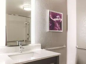 La Quinta by Wyndham Grand Junction Airport - Salle de bain