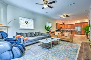 Sunny Sarasota Abode w/ Yard ~ 1 Mi to Dtwn! - Interiør