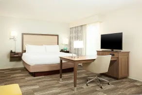 Hampton Inn & Suites Niles/Warren - Chambre