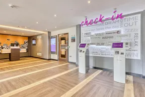 Premier Inn Milton Keynes - Willen Lake - Reception