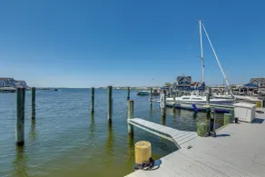 Bayfront Condo w/ Sunset Views! Walk to Beach - Innvendig