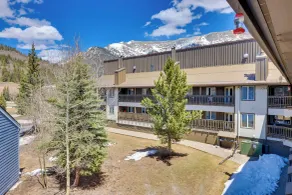 Copper Mtn Condo w/ Heated Pool: Ski-In/Walk-Out! - Interior