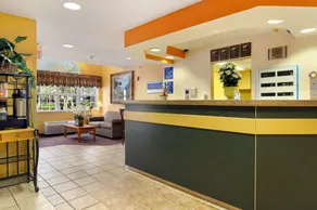 Hometown Inn & Suites Jacksonville Butler Blvd./Southpoint - Reception