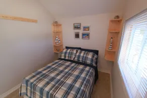 Plovers Cove Cottage - Room