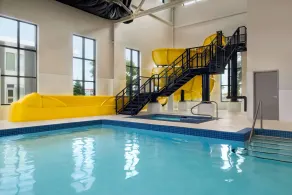 Microtel Inn & Suites Dorval QC - Piscine