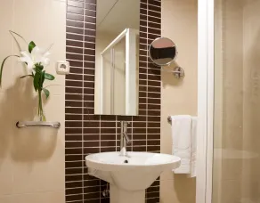 Hotel Los Girasoles by Maxi Hoteles - Bathroom