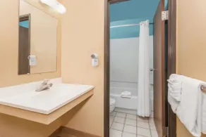 Super 8 by Wyndham Dillon/Breckenridge Area - Salle de bain