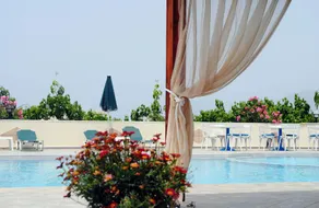 Mediterranean Hotel & Apartments - Piscina