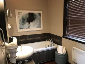 Suite La Gabelle, spa privé saison estivale - Salle de bain