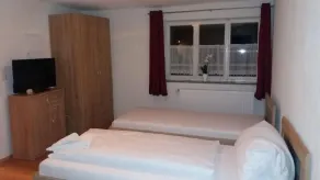 Gästehaus Apartments B & B27 und Pension Waldhorn - Rum