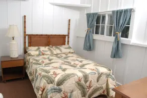 Lava Lodge at Hale Kilauea - Chambre