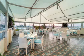Stayzo Scheme 114, Vijay Nagar - Restaurante
