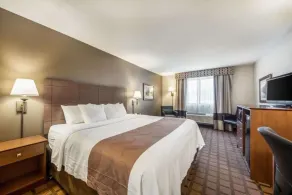 Quality Inn & Suites Newberry - Living area