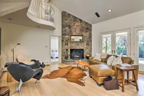 Catskill Getaway on 6 Acres With Swimming Pond! - Interiør
