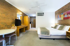 Sportslander Motor Inn - Room