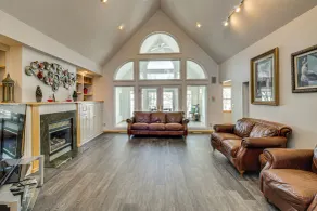 Waterfront Alexandria Gem: Family & Group Friendly - Interior