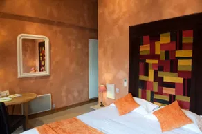 Logis hotels Les Glycines - Værelse