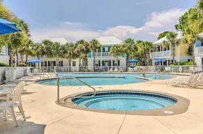 Easy Walk to Seagrove Beach: 'Beverly Bungalow' - Innvendig