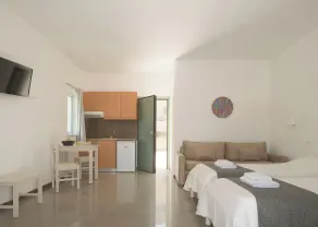 Reina Apartments - Camera