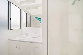 Coomera Houseboats - Badrum