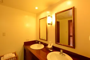 Kanucha Bay Hotel & Villas - Badezimmer