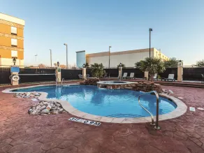 La Quinta by Wyndham Dallas Grand Prairie South - Piscine