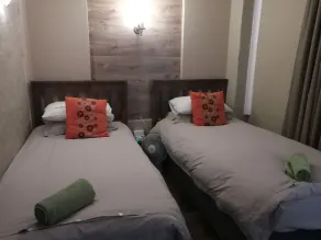 Ibis Place Guest House - Room