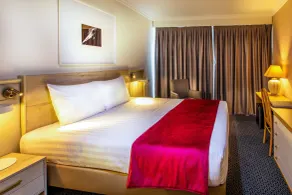 Drake Longchamp - Room