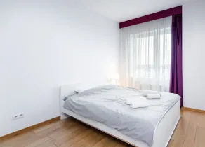 Platinum Towers apartments with parking - Room