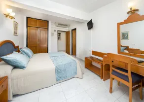 Hostal Marí - Room