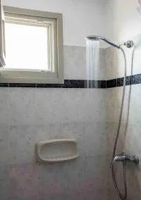 Sail Inn Studios & Apartments - Bathroom