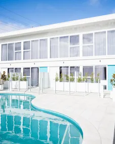 Peninsula Hotel Motel - Pool