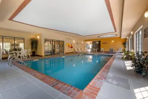 Comfort Suites Elizabethtown - Piscine