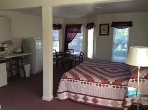 The Lynwood Inn - Room