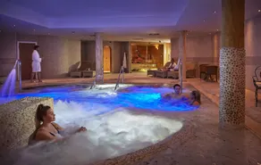 Lion Quays Resort - Piscina