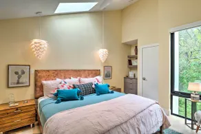 Stunning Austin Retreat w/ Pool, 5 Mi to Downtown! - Værelse