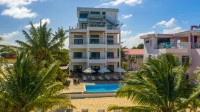 The Ellysian Boutique Hotel - Piscina