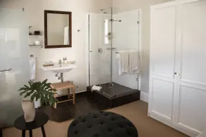 NOAH House - Bathroom