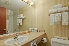 Days Inn by Wyndham Vancouver Airport - Salle de bain