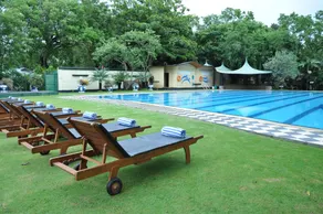 Hotel Sudu Araliya - Piscine