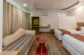 Hotel Ratnasambhava - Room