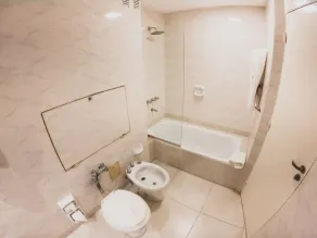 Swiss Hotel Metropol - Baño