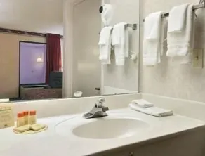 Days Inn by Wyndham Saint Pauls - Bad