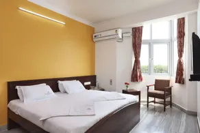 Sri Aarvee Hotels - Room