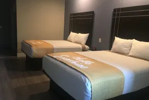 Days Inn & Suites by Wyndham La Porte - Chambre
