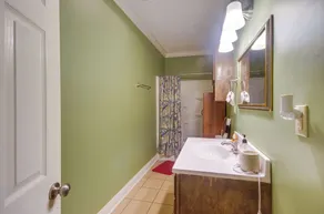 Homey Greenwood Getaway w/ Patio & Backyard - Innvendig