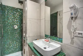 Piazza di Spagna Comfort Rooms - Bathroom